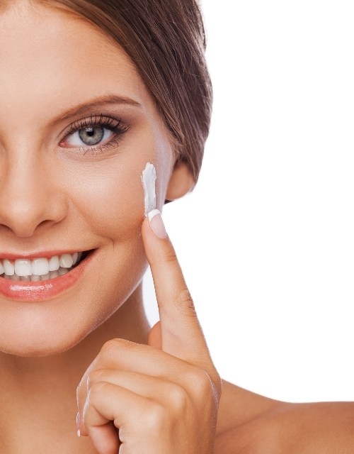 آبرسانی و مرطوب کنندگی برای پوست شما یکسان نیست – در اینجا دلیل آن آمده است